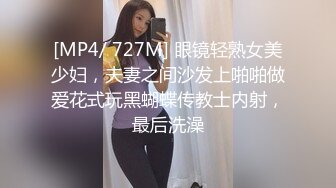 平胸萝莉小可爱TS凛梓穿得美美滴~取悦自己开心来两发，一发射在手里自己吃掉，一发射给魔镜！！