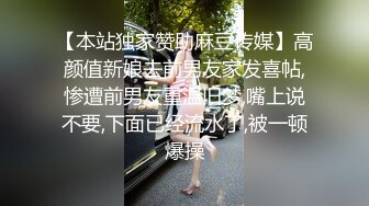 【大开眼界游戏展】美女云集露奶露毛露阴 黑衣豪乳美女奶头漏了还不知道 还摄影给她拍好一点