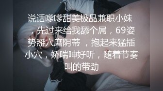 游乐场女厕全景偷拍用水把手打湿了擦一下奶子给奶子降温的妹子等23位美女 (1)