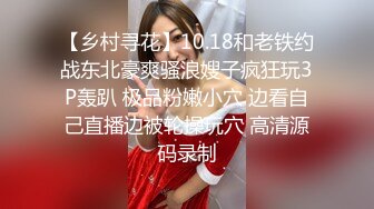 专业舞蹈系学院派女神,随着音乐节奏扭动身体,专业的就是不壹样,身形超赞