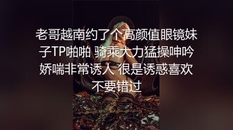 瑜伽垫上後入顶级美臀眼镜少妇,蜜桃臀边打边插,每壹下都顶进最深处