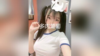 [MP4/ 1.13G] 四哥带两个坐台妹子回宿舍打牌喝酒脱衣服 大屌双飞两骚货