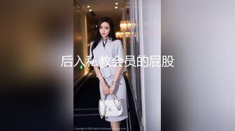 香港情侶開著音響在女友溫馨閨房啪啪