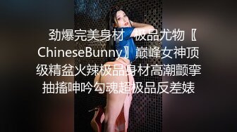 【AV佳丽】饥渴的裸体妈妈，坏坏的，操她儿子最好的朋友