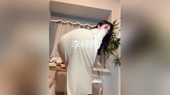 【最强母子❤️乱伦】披风少年爱老妈✿ 强上裹浴巾拖地的老母做爱 老妈那好痒啊~好爽高潮又来了✿劲射精液溢出