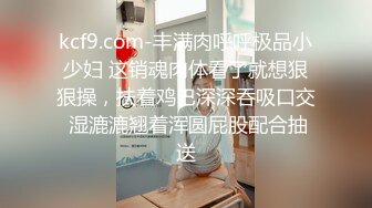 [MP4]逼哩传媒 宅男漫展约被御姐压在身下反操 颜值还蛮高 烈焰红唇配鸡巴反向吃屌 美腿诱惑淫穴榨精