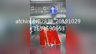 《极品CP?魔手?外购》正版4K价值千元某厂职工女厕所全景偸拍各种美女小姐姐方便~销魂菊花~看脸看双洞超多大屁股