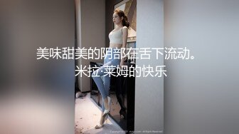 ❤️家庭摄像头破解真实偸拍，知识分子夫妻家中一起看A片助兴，来感觉后互摸客厅打一炮回床上继续干，性福啊