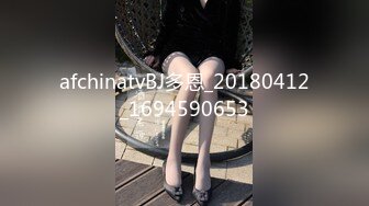 两个大哥哥大战一个美少妇，玩三P挣着换着吃屌,最后特写看屁眼