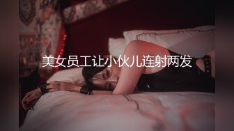 八块腹肌小朱亚文看电视被小奶狗勾引